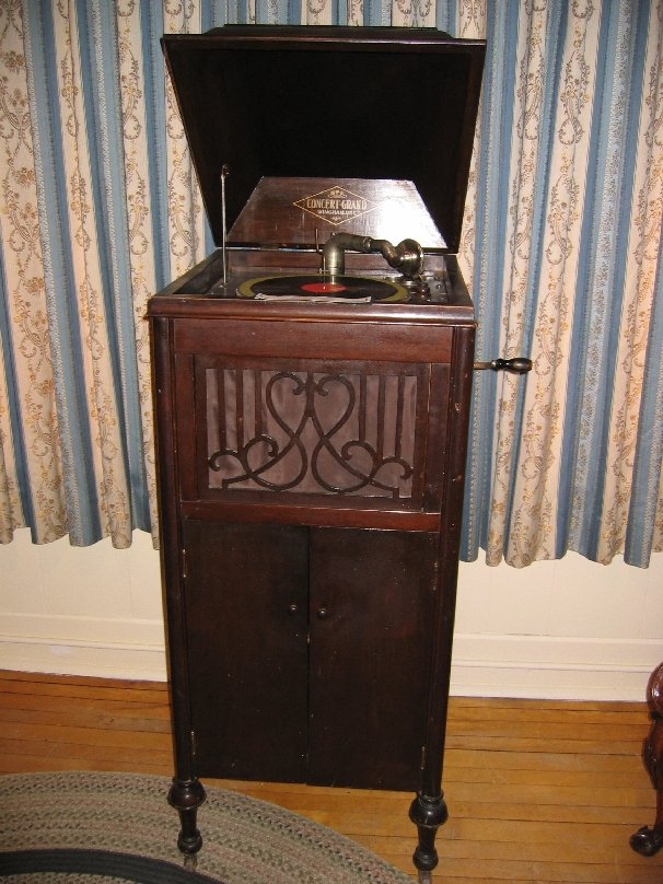 GunnSonolaCanadian Antique Phonograph Project